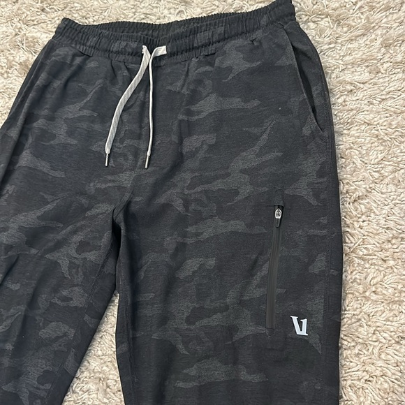 Vuori men’s Sunday performance joggers - Small - Picture 2 of 5